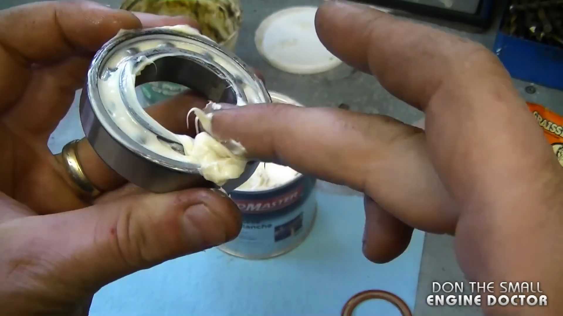 Как починить будильник на батарейке