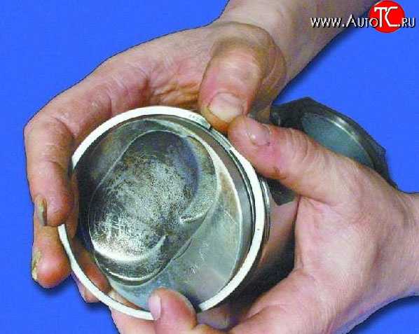 Меняем поршни на ваз 08-09 продолжение