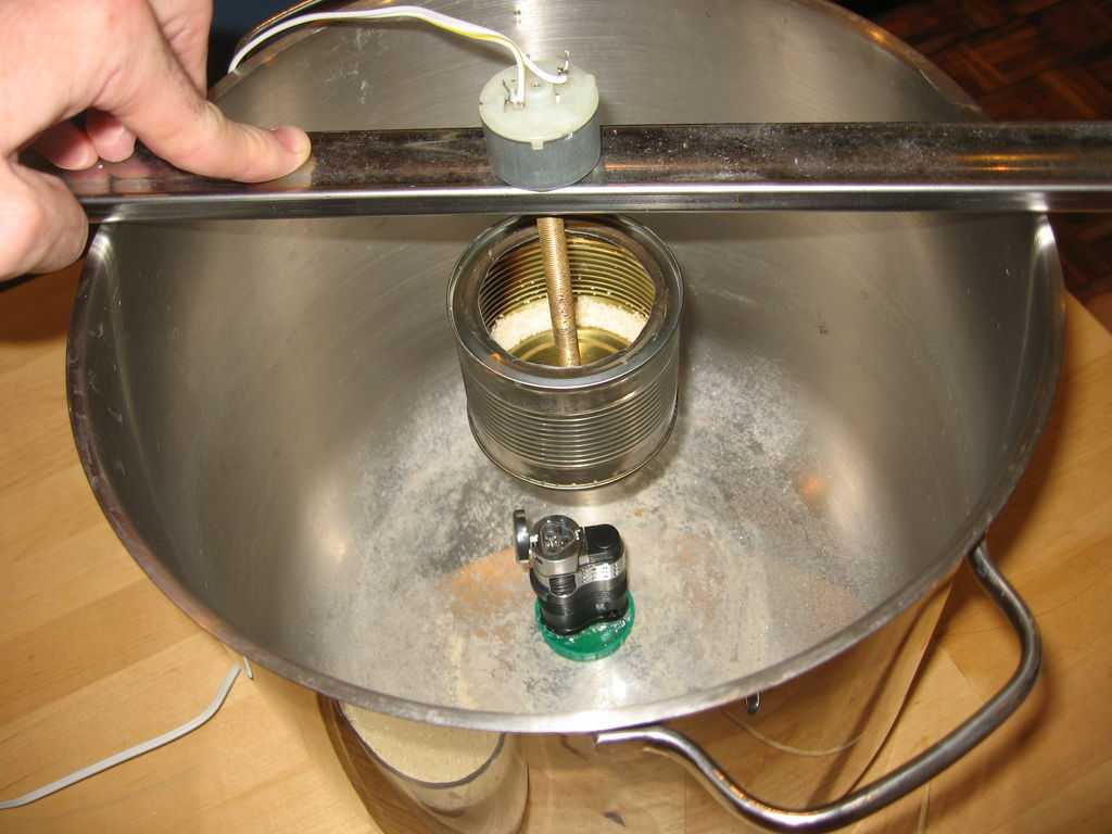 Приготовление ваты прибор. Самодельный аппарат для сахарной ваты. Самодельная машинка для сладкой ваты. Самодельный аппарат для сладкой ваты. Машинка для сладкой ваты своими руками.