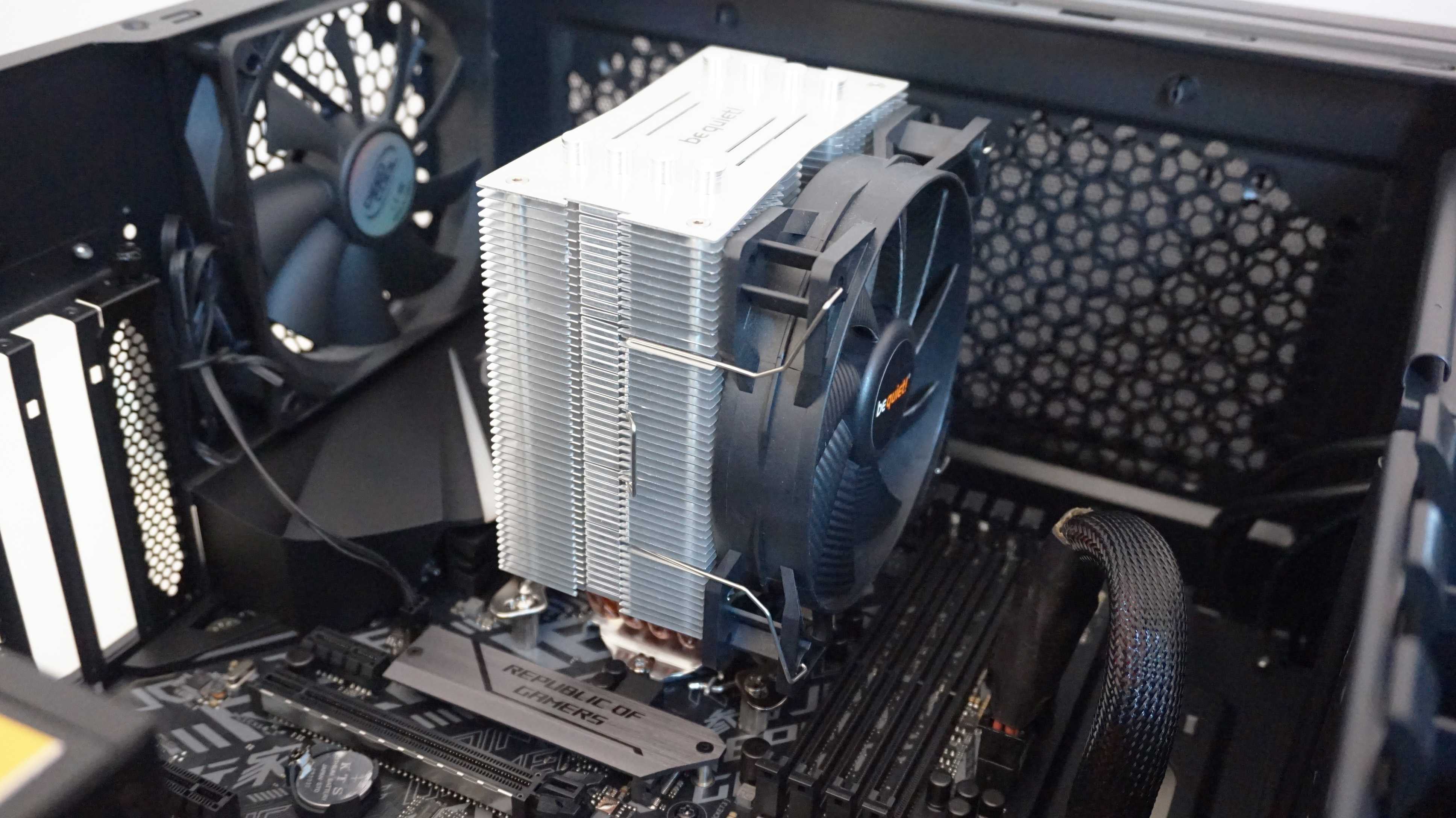 Deepcool как установить. Deepcool GAMMAXX 300. Башенный кулер Cooler Master с 2 вентиляторами. Башенный кулер Deepcool. Башенный кулер АМД.