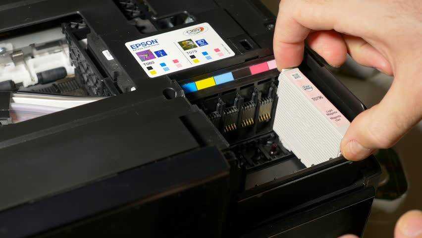 Принтер epson не печатает: что делать, если есть краска, а печать не идет, почему он не печатает черным цветом после замены картриджа